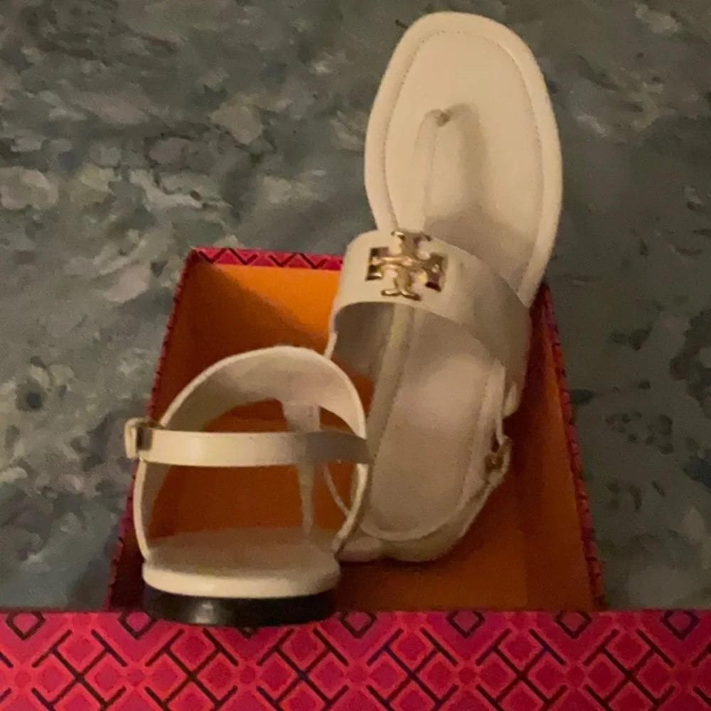 TORY BURCH Eleanor Thong Toe Logo Sandals GOAT LEATHER/Light cream size 8 - Picture 4 of 10
